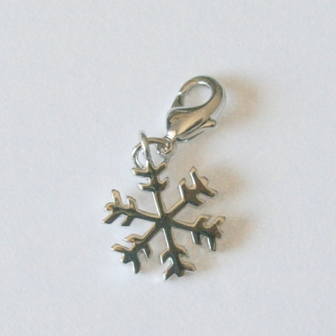 Snowflake Charm - SCH184 - pack of 5
