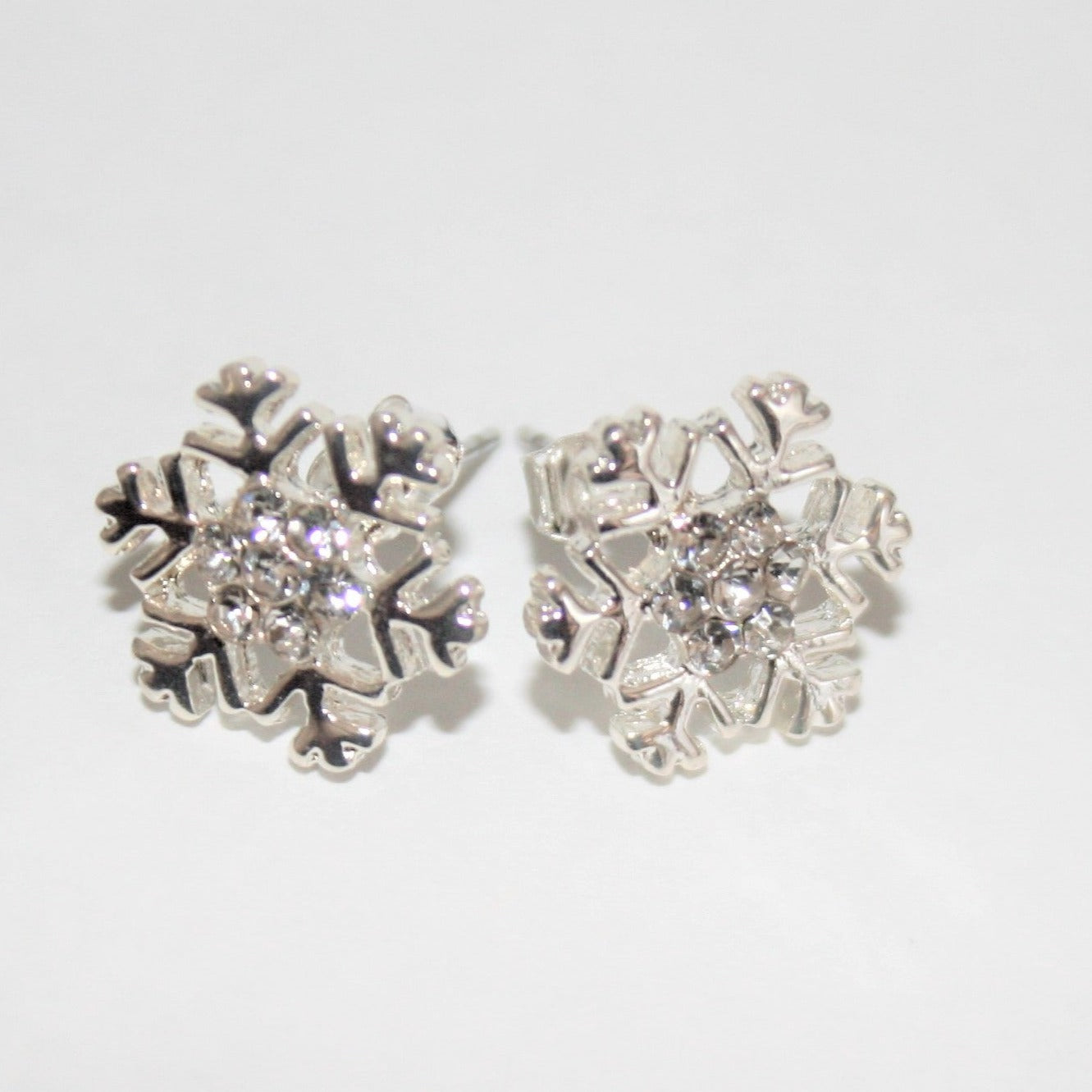 Small Snowflake Earrings w/-stones - SE443 - pack of 5